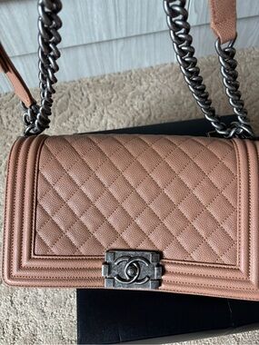 CHANEL Boy Bag medium in caviar leather